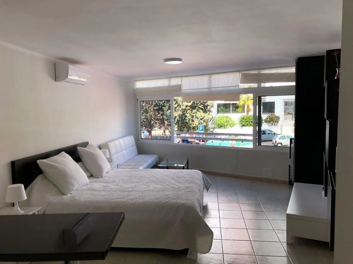 Studio Los Cristianos Beach Apartment